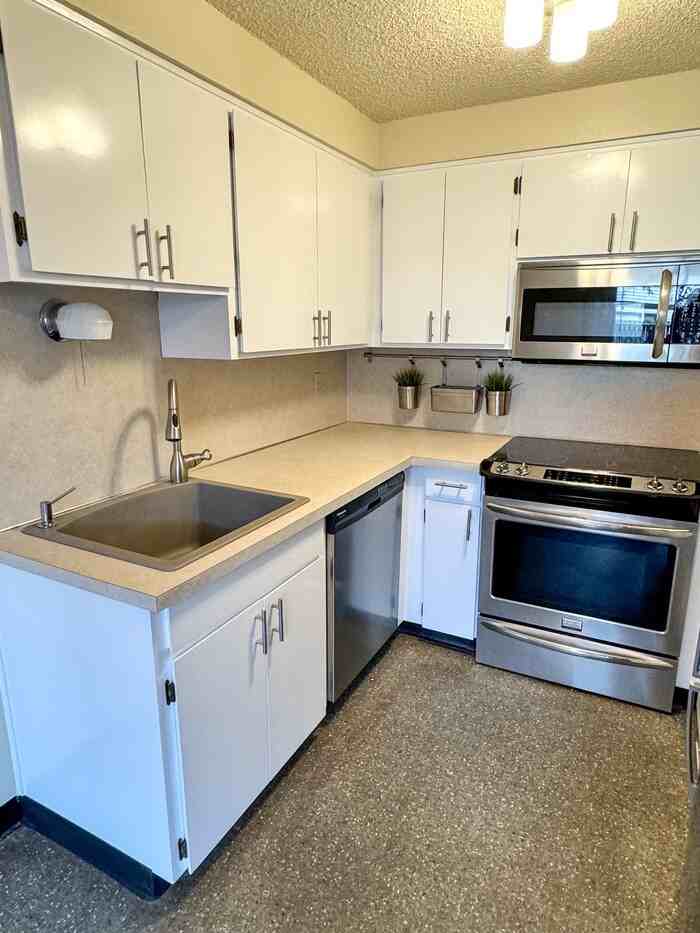 19304 Se River Rd - Photo 2 of 12