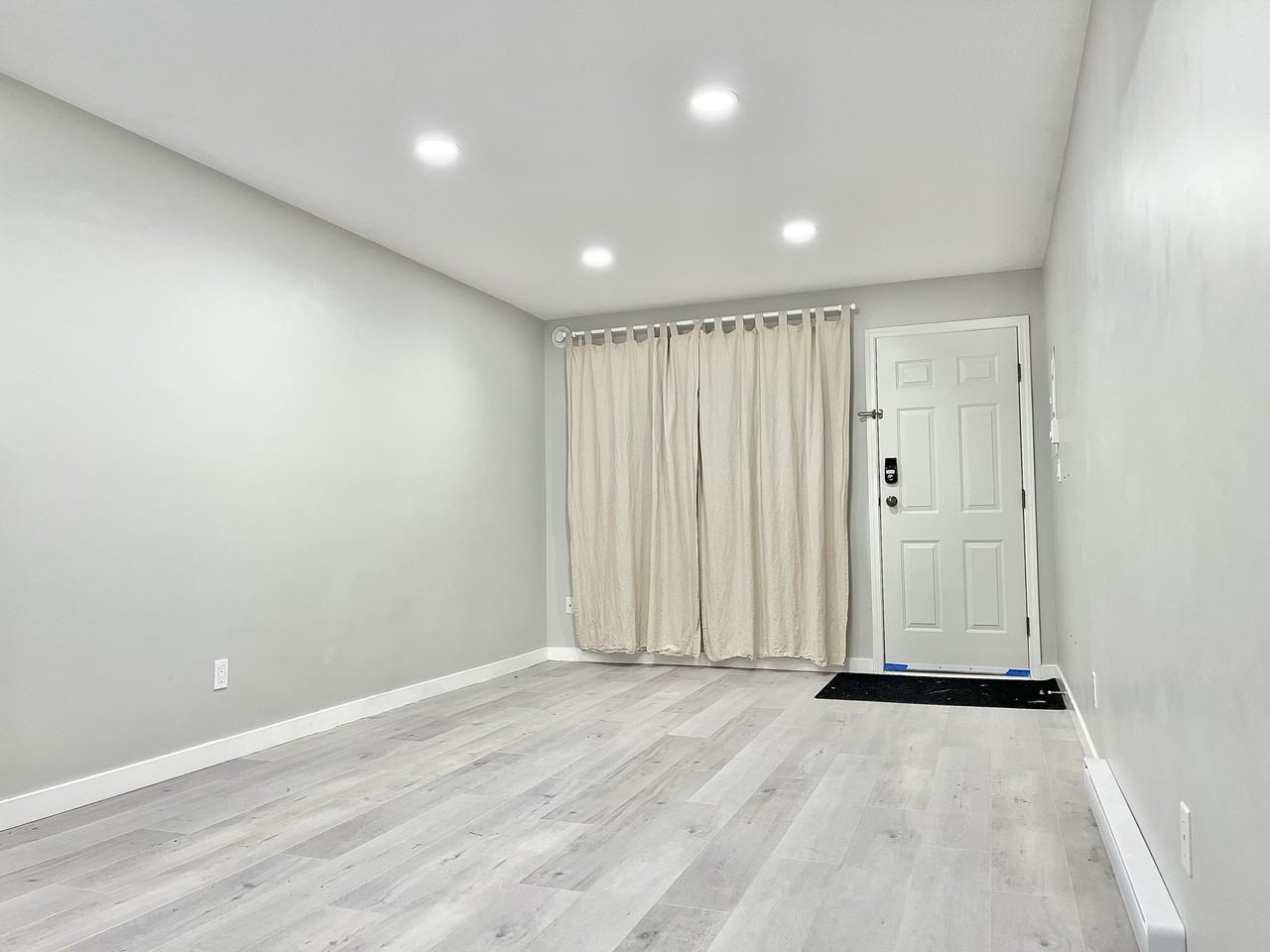 956 Crystal Court - Photo 3 of 9