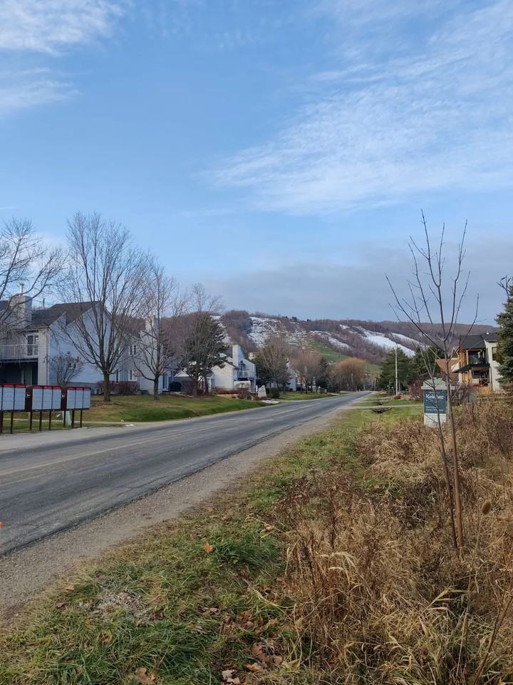 155 Settlers Way - Photo 3 of 5