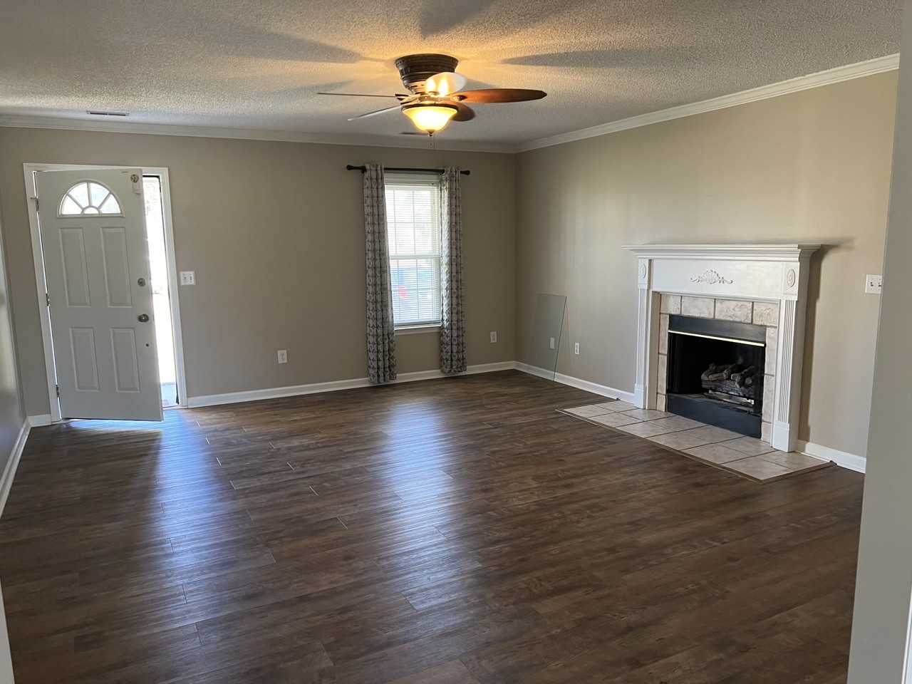 715 Travis St #NA - Photo 2 of 16