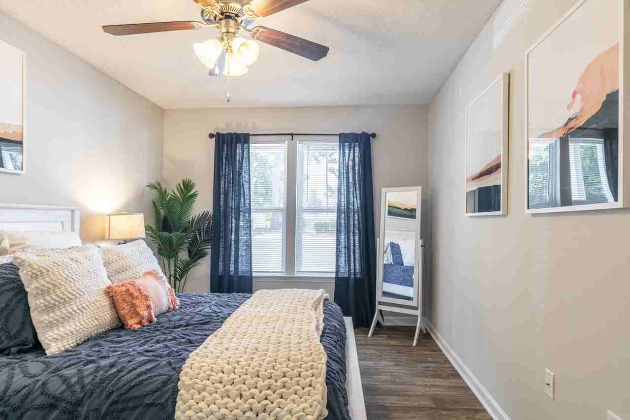 Hawthorne Commons - Photo 3 of 27