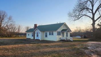 featured image of 214 Cross Roads Dr #1