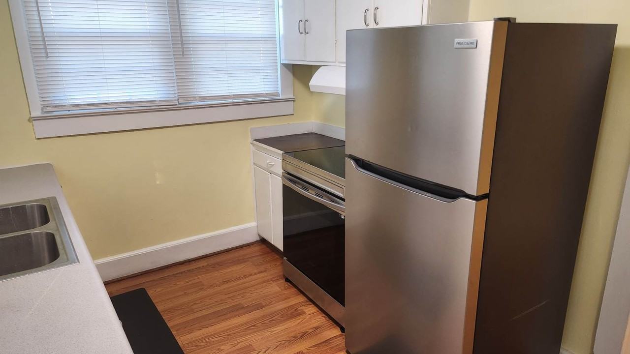 214 Cross Roads Dr #1 - Photo 5 of 9