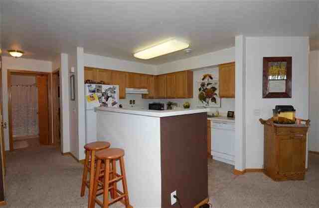 105 Waverly Dr - Photo 3 of 16