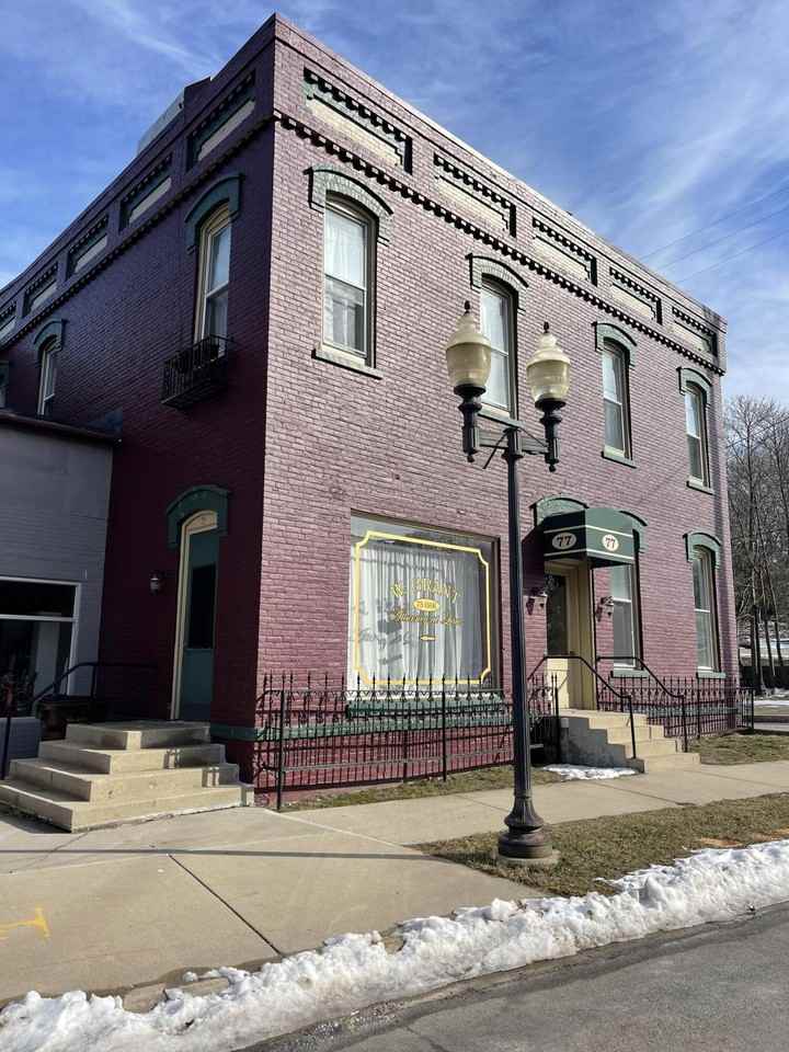 77 Oak St ##4 - Photo 2 of 8