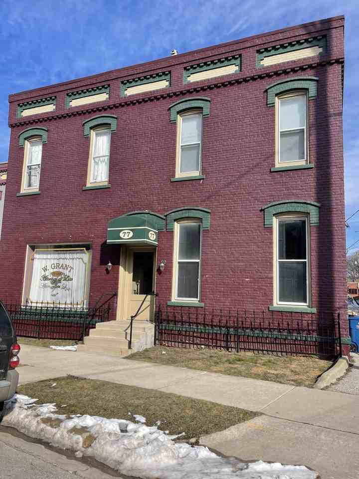 77 Oak St ##4 - Photo 3 of 8