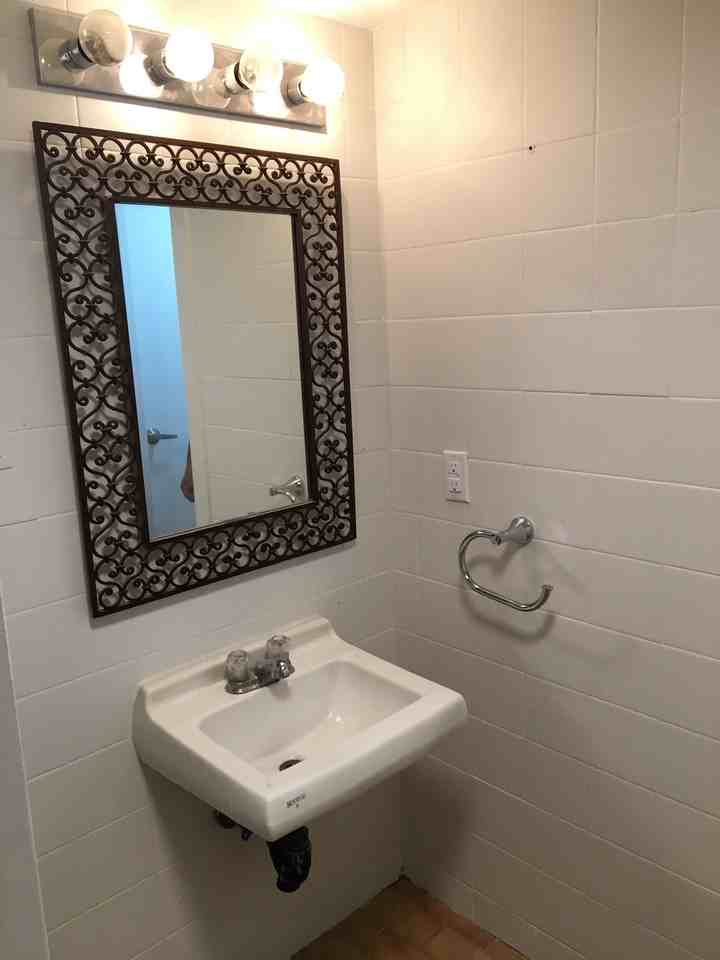 167 Roncesvalles Ave - Photo 7 of 17