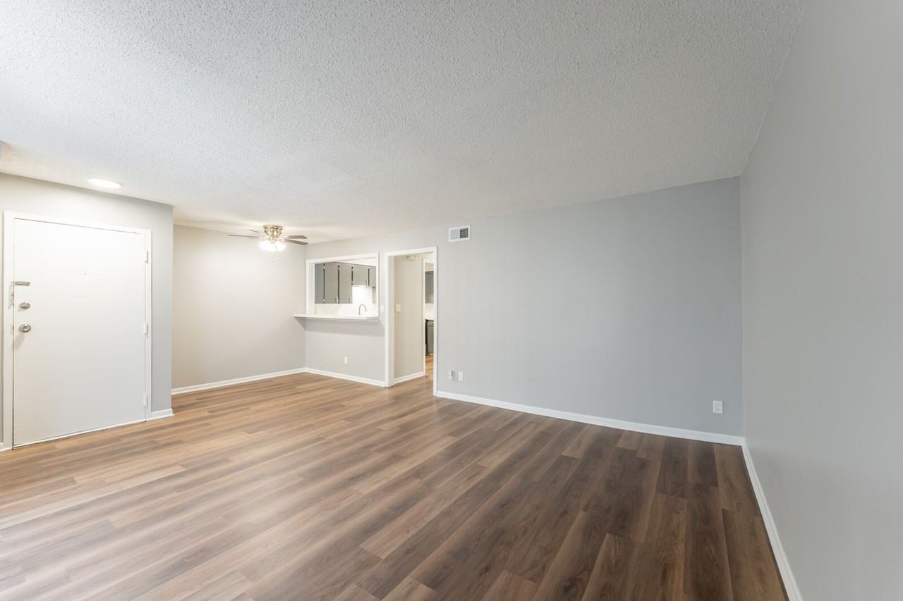 Wornall Place Apartments & Townhomes - Photo 6 of 50