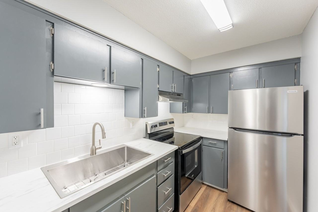 Wornall Place Apartments & Townhomes - Photo 4 of 50