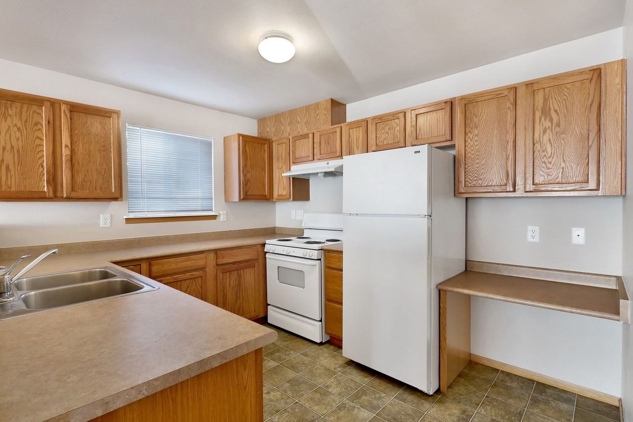 Gateway Apartments - Photo 2 of 27