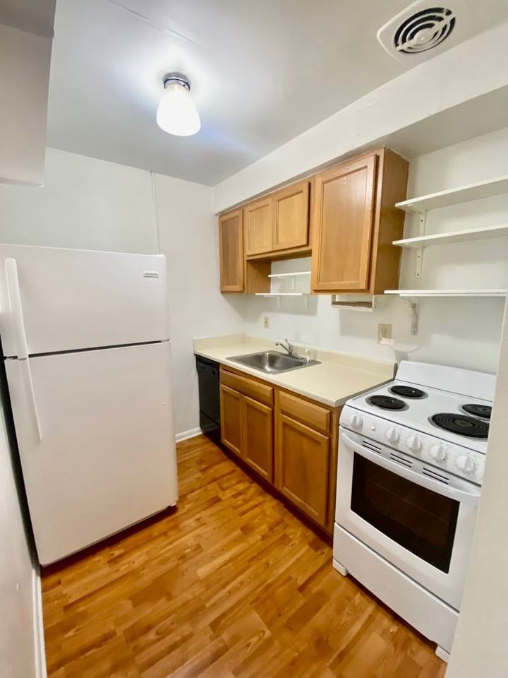 400 Perrin St. - Photo 4 of 35