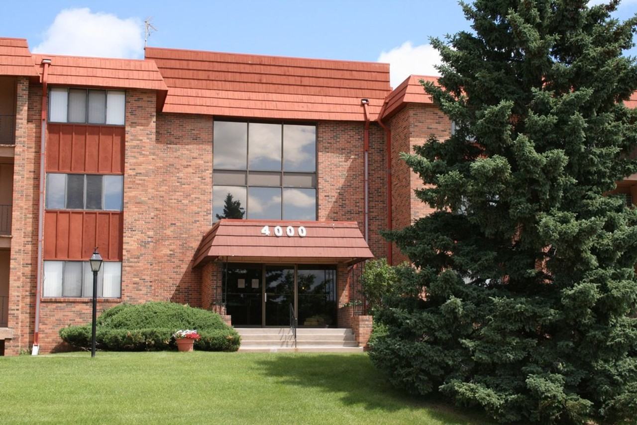 Parklawn Manor Apartments - Photo 2 of 18