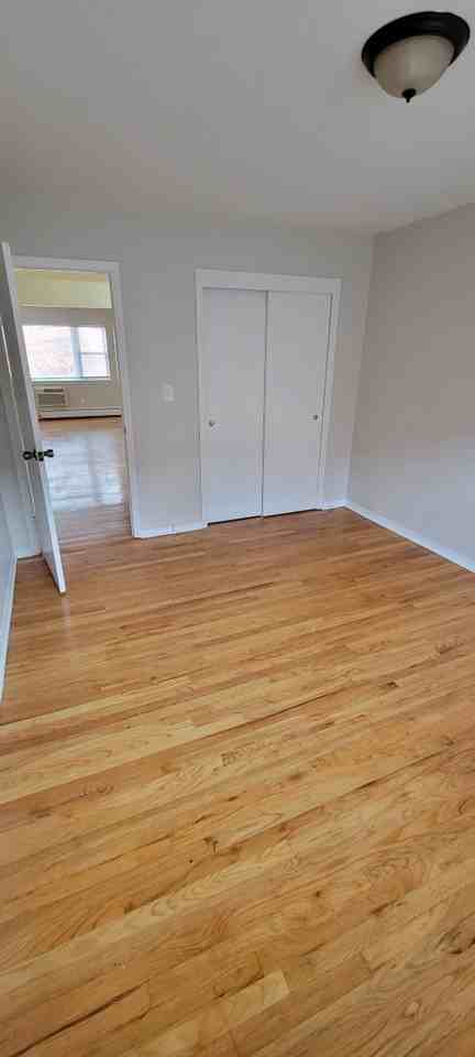 286 Stuyvesant Ave - Photo 3 of 6