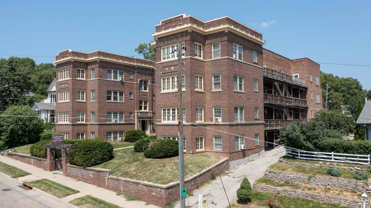 O - Oakland Court - Photo 4 of 15