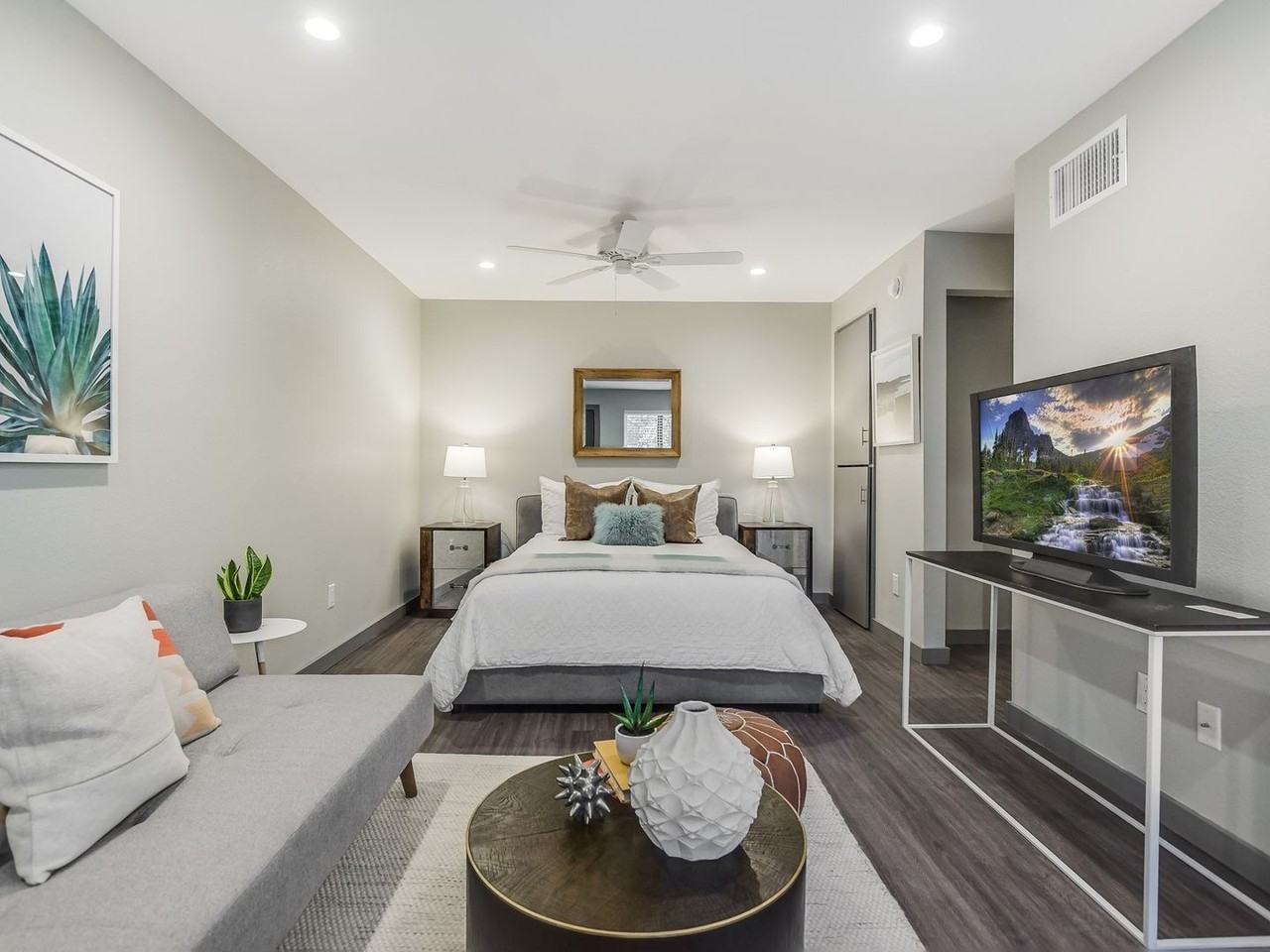 Studio Flat - Photo 4 of 13