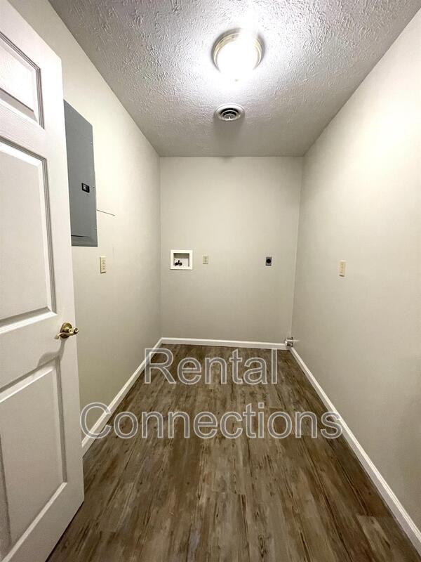 715 Katie Ln - Photo 3 of 11