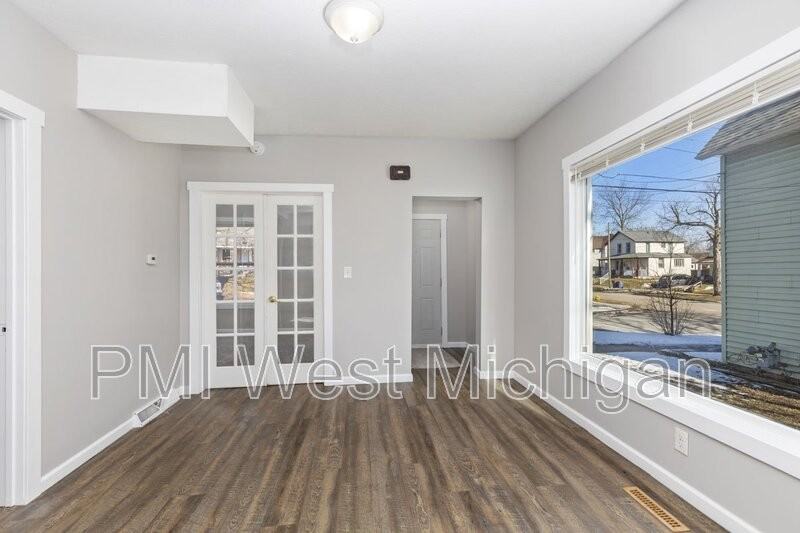 1038 3rd St Nw - Photo 4 of 20