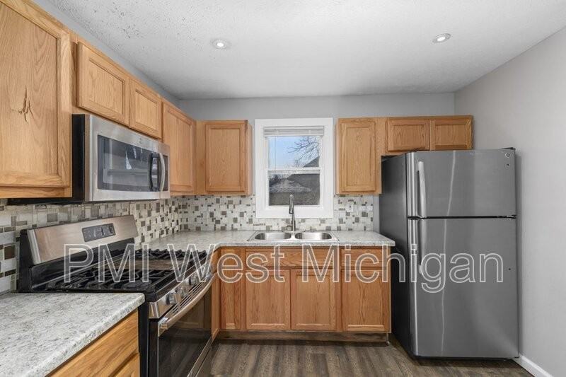 1038 3rd St Nw - Photo 7 of 20