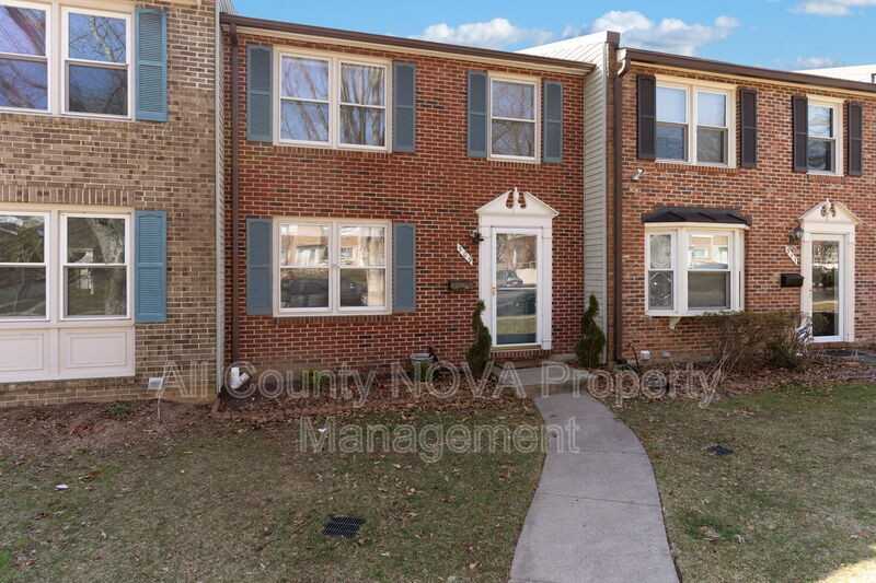 309 James St - Photo 3 of 37