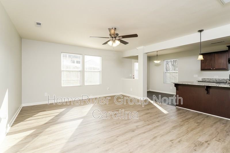 599 Freeport Ct - Photo 2 of 17