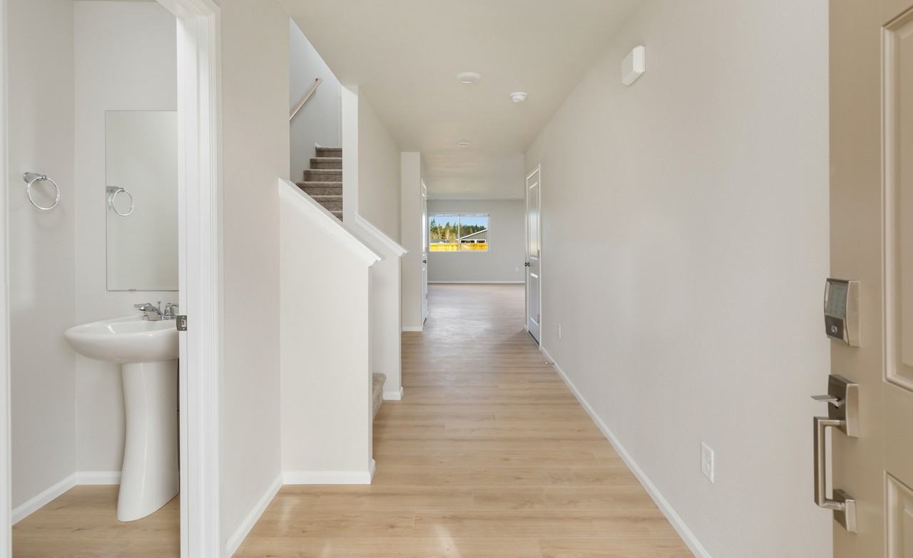 13461 195th Street East - Photo 3 of 25