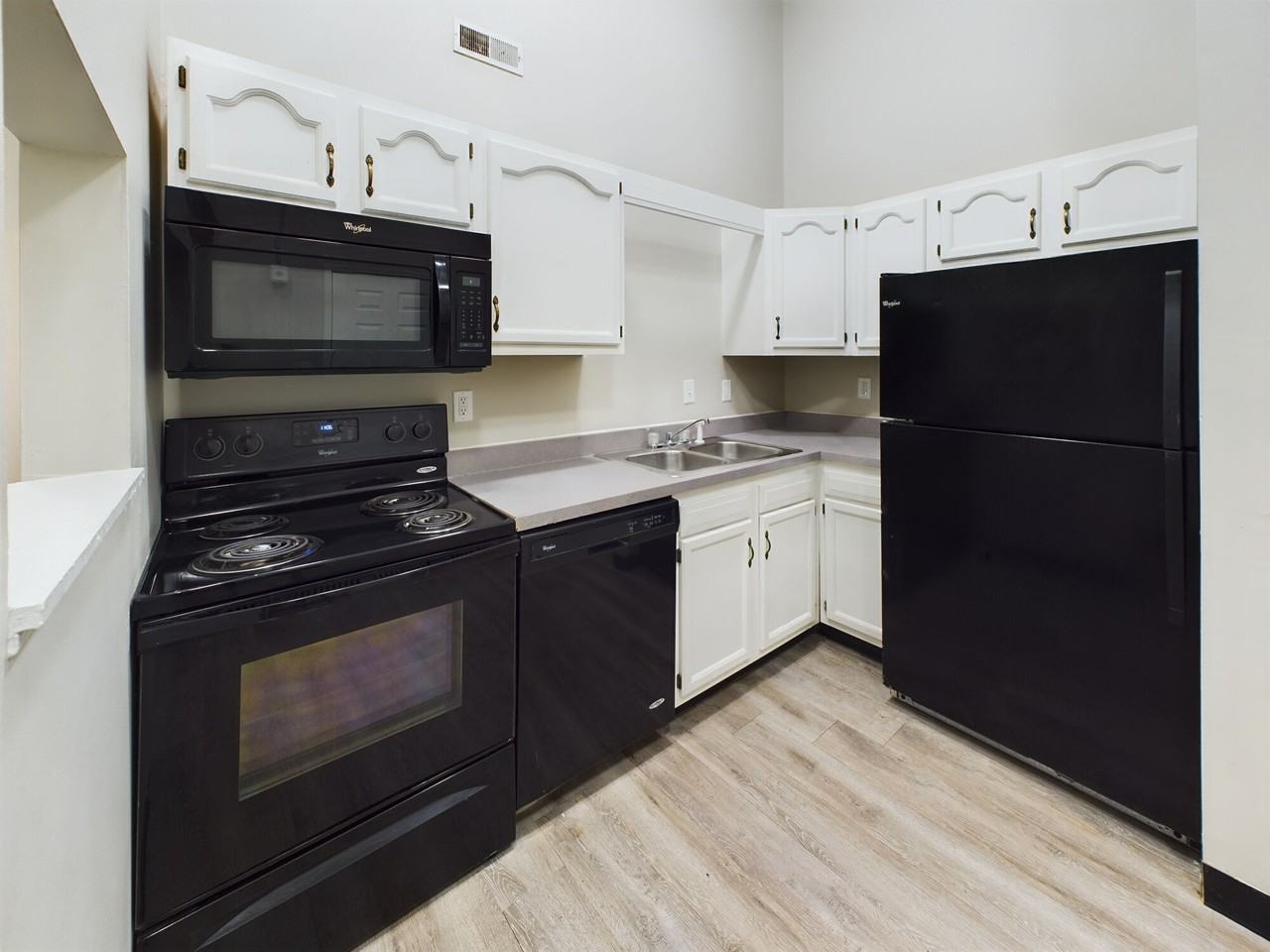 Kensington Apartments - Photo 4 of 14