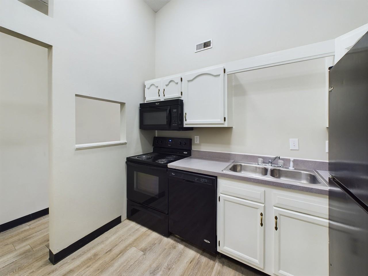 Kensington Apartments - Photo 5 of 14