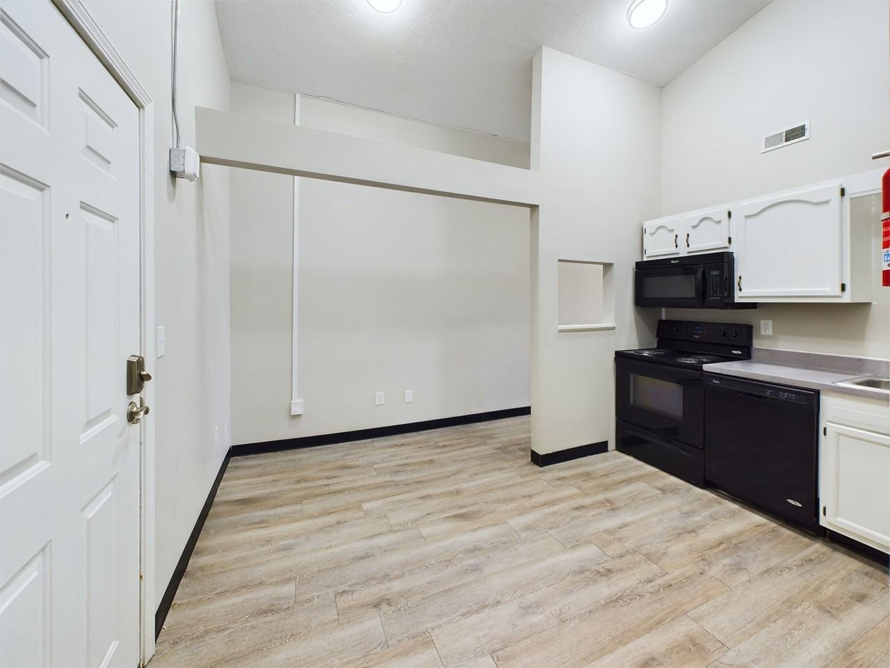 Kensington Apartments - Photo 6 of 14