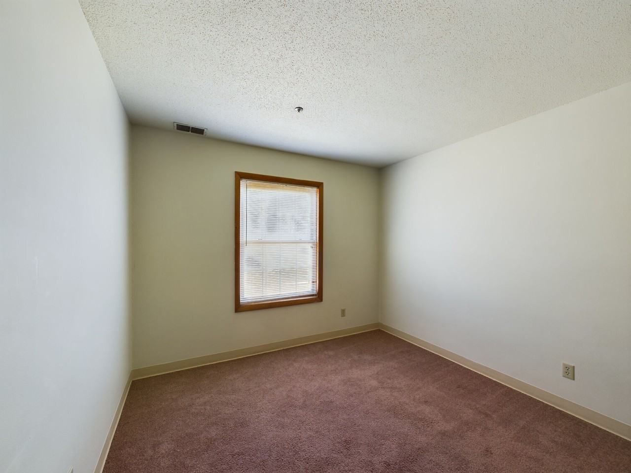 Chesterfield Apartments - Photo 6 of 13