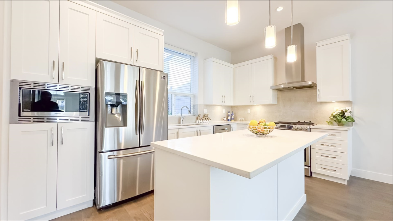 16549 21 Avenue - Photo 3 of 24