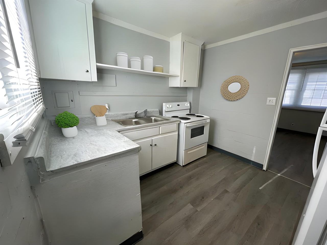 2139 Waverly Street (SC) - Photo 3 of 18