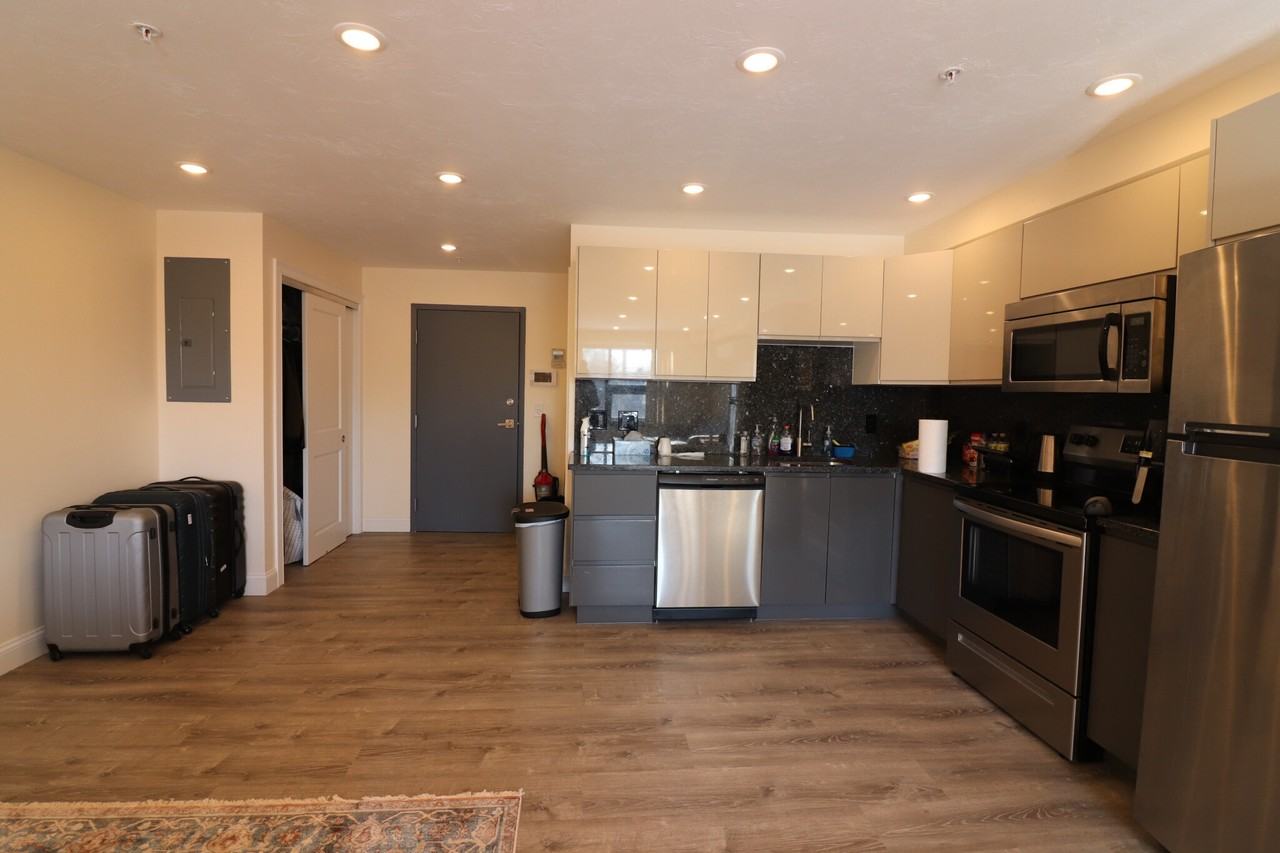 Commonwealth Ave #204 - Photo 5 of 13