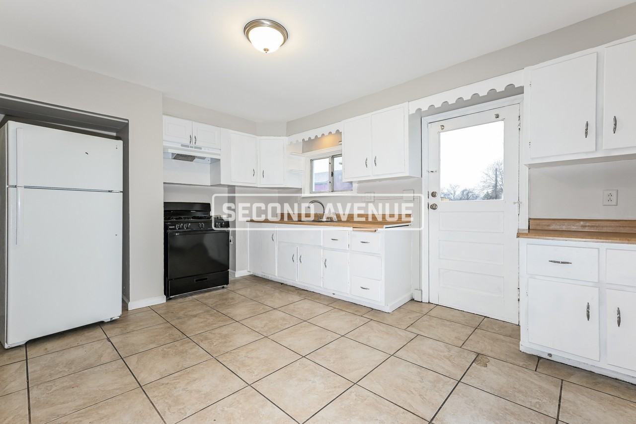 127 E 15th Ave - Photo 2 of 17