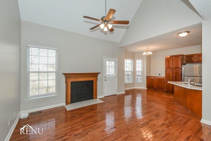 106 Cherokee Dr - Photo 3 of 19