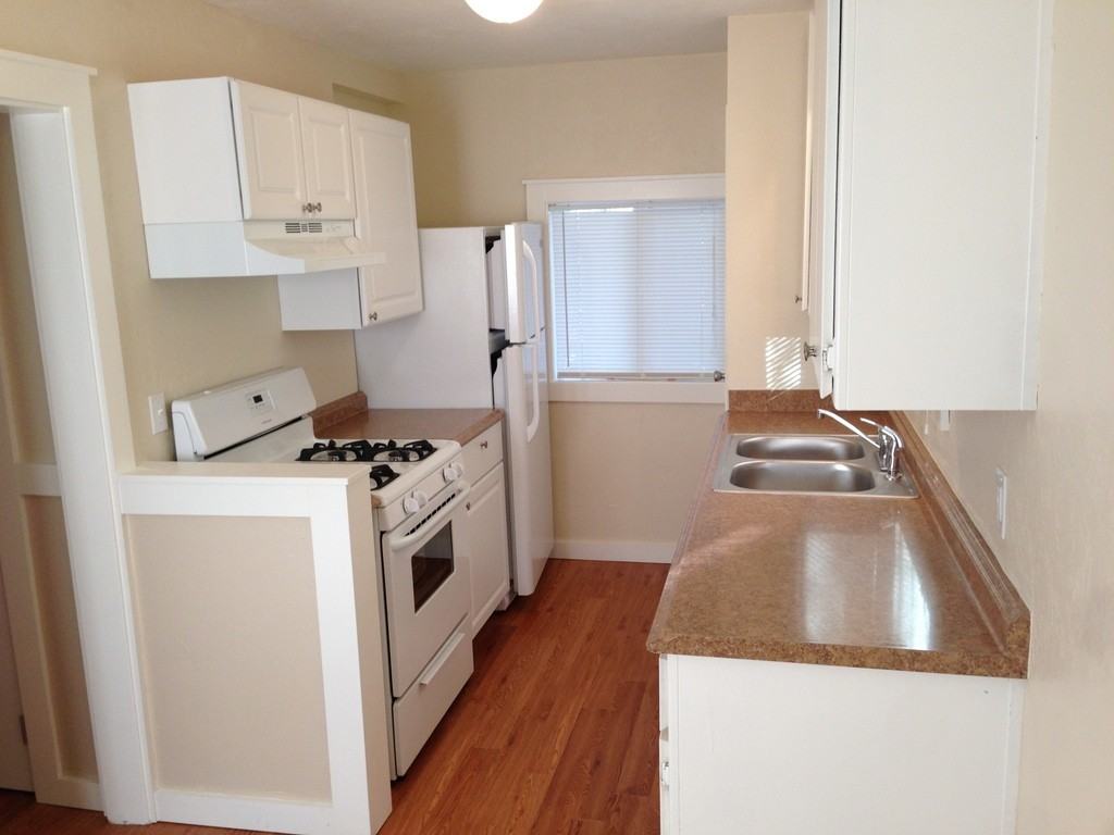 1636 Pine St #1 - Photo 5 of 11