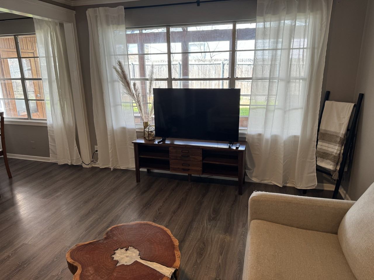 2700 W Fuller Ave #NA - Photo 6 of 27