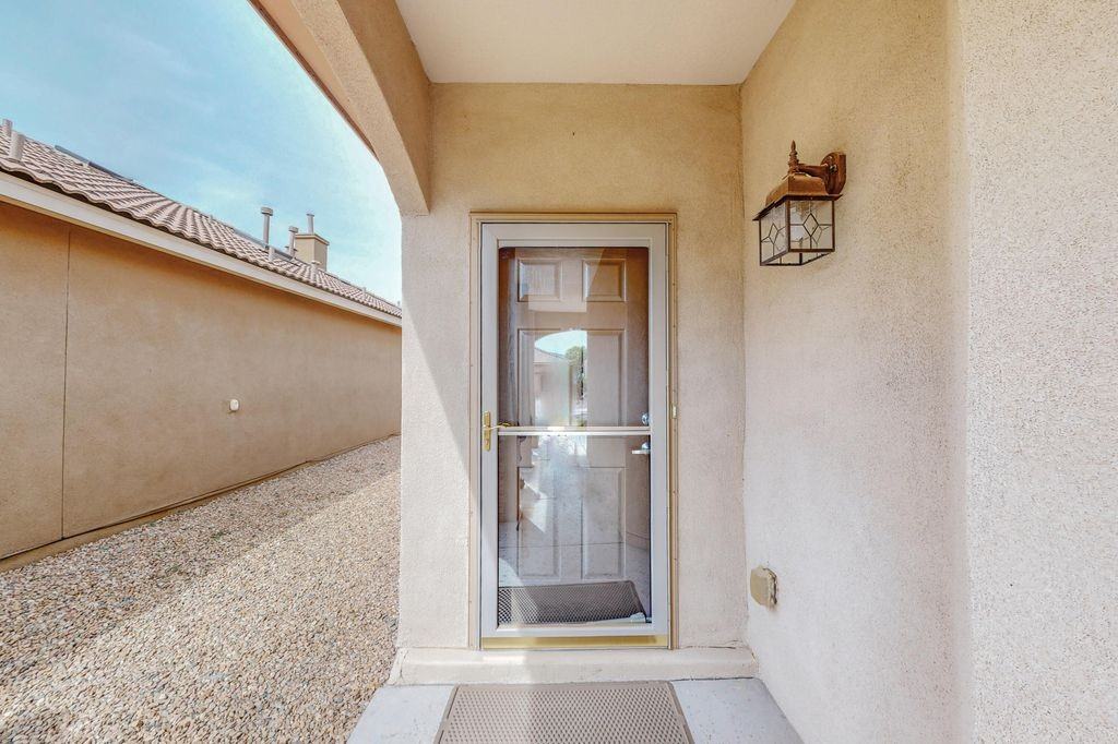 1019 Desert Willow Ct #NA - Photo 2 of 32
