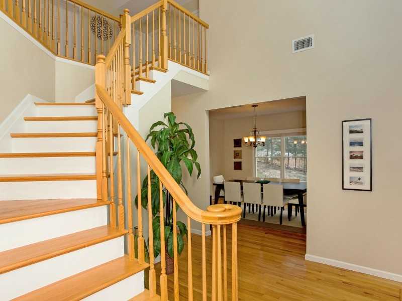 607 Meadow Rd - Photo 3 of 20