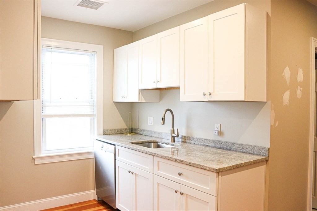 133 Kendrick Ave #3 - Photo 3 of 15