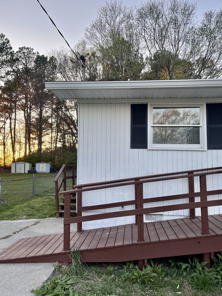 1250 Pond St Se #NA - Photo 4 of 12