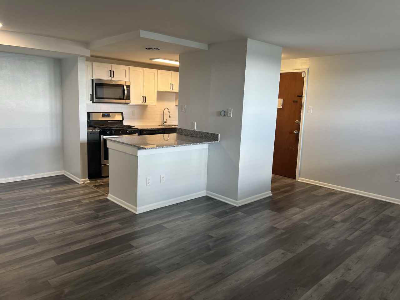 750 E Cathedral Rd #B27R - Photo 3 of 4