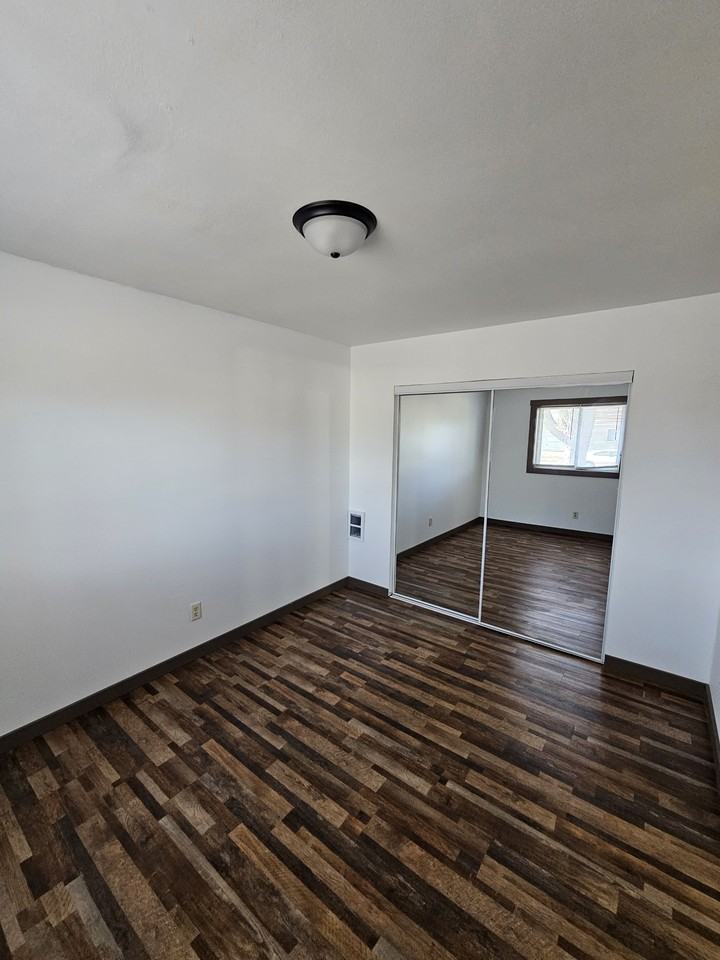 1723 La Crescent St #97 - Photo 2 of 14