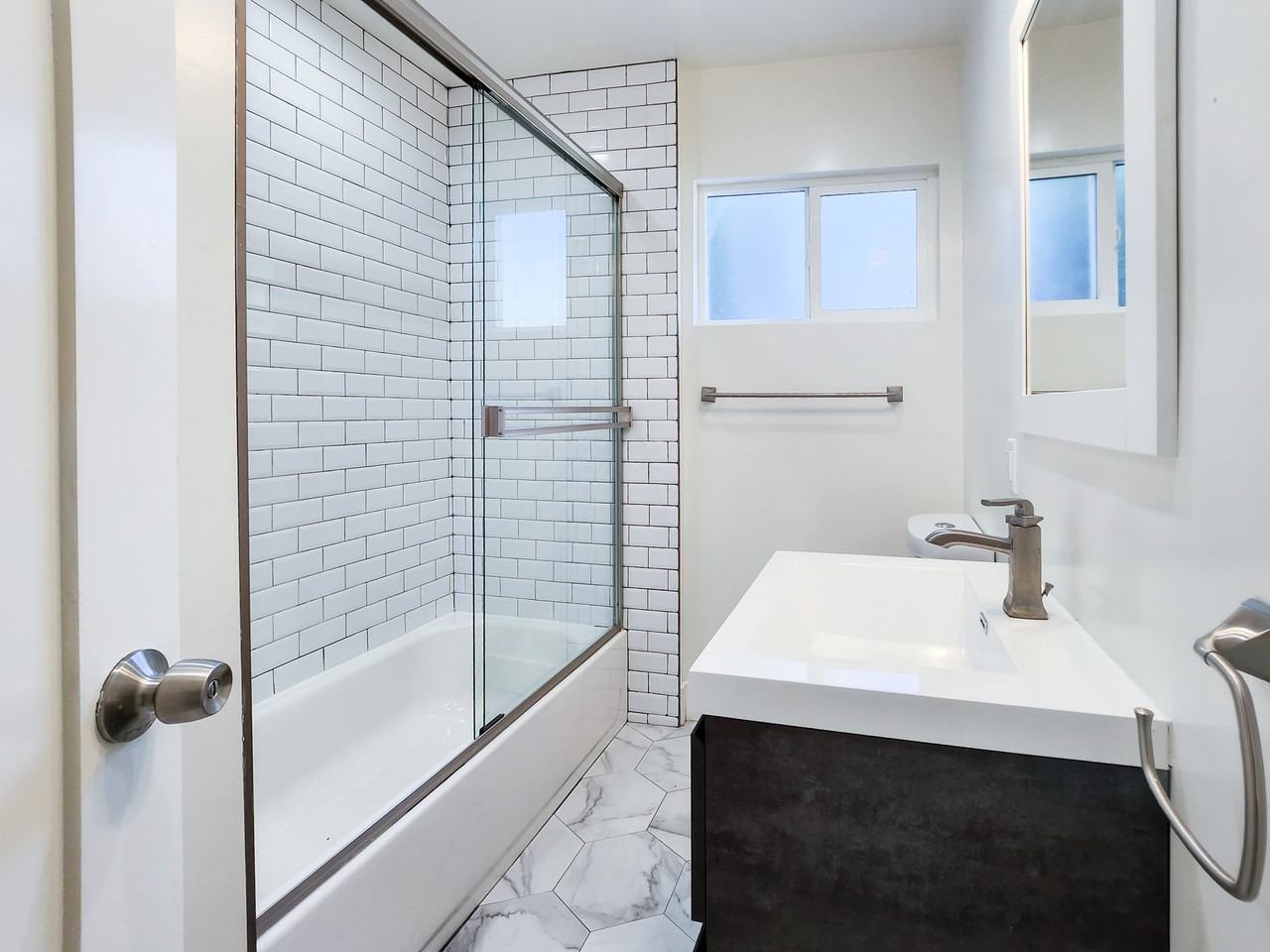 2917 N Coolidge Ave #3 - Photo 7 of 16