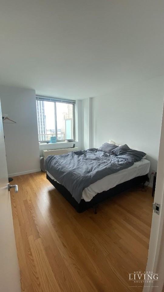 2 Gold St #5107 - Photo 7 of 19