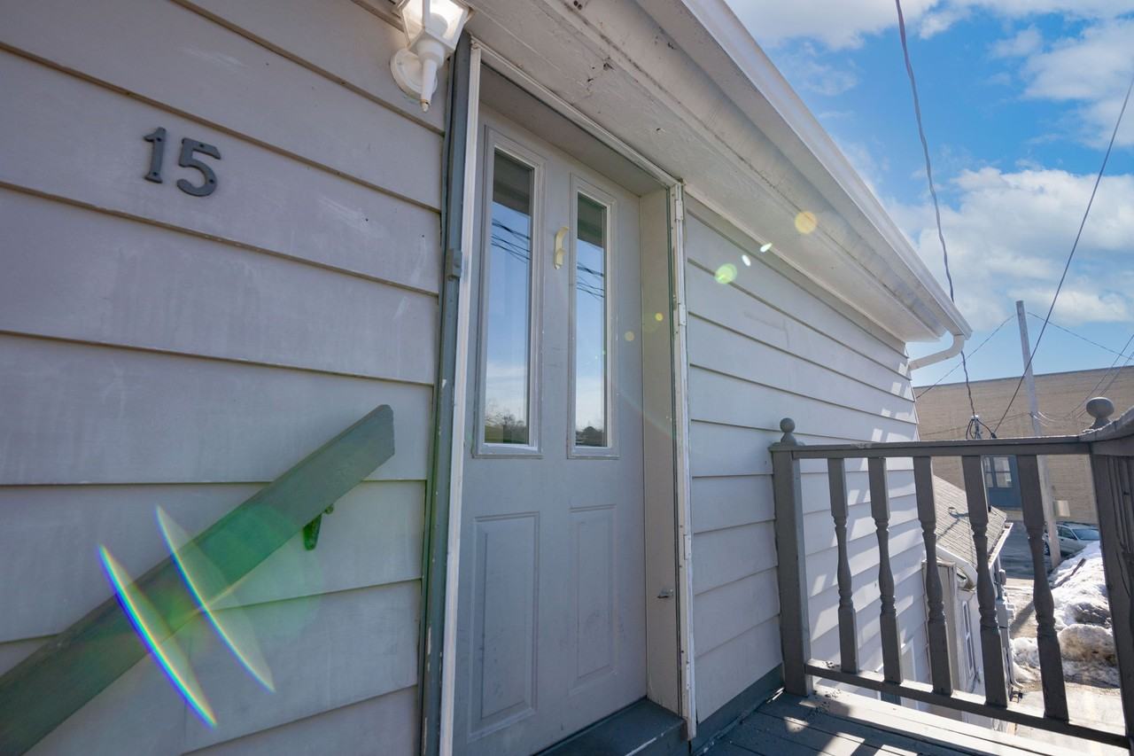 15 Sherman Avenue West #15 - Photo 2 of 14