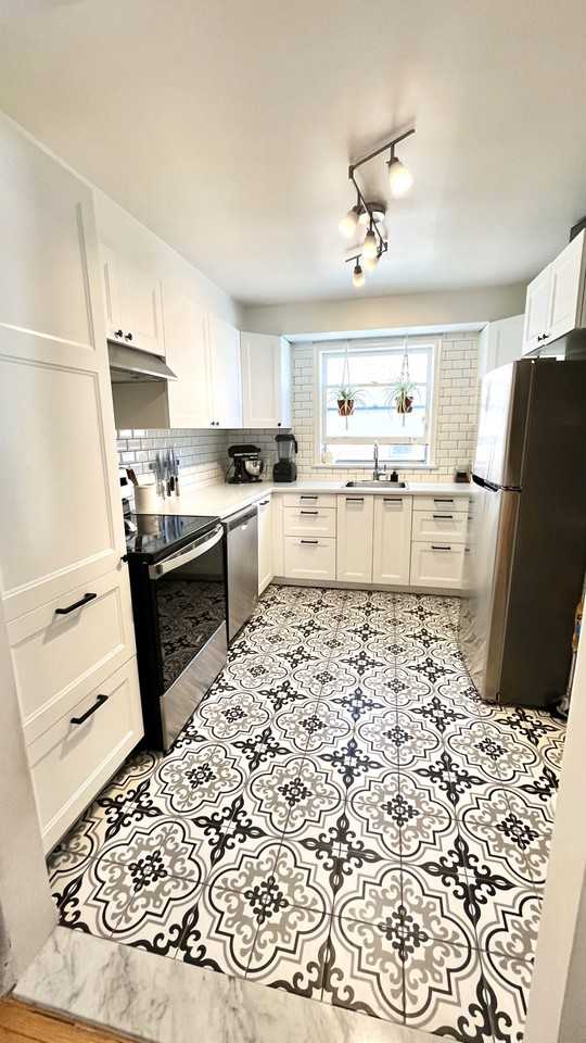 140 Melrose Street - Photo 3 of 7