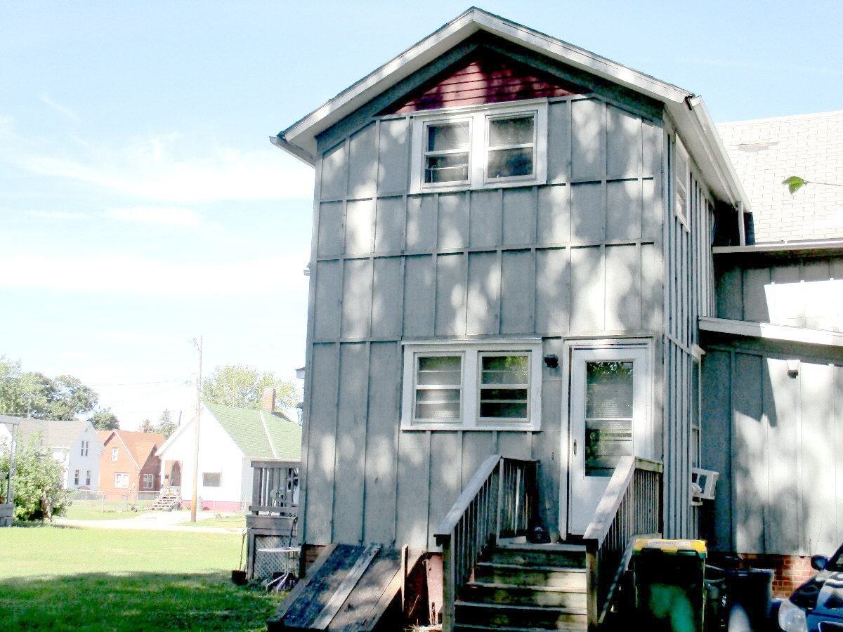 1040 E Berrien St - Photo 2 of 7