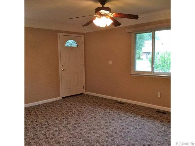 10917 Jackson Ct - Photo 2 of 14