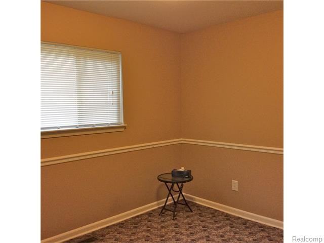 10917 Jackson Ct - Photo 3 of 14
