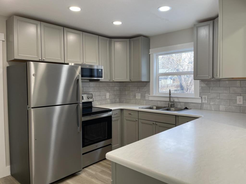 2260 S 10th St W - Photo 2 of 13